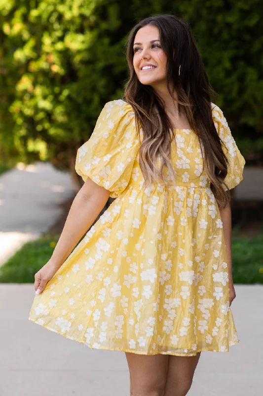 ladies-floral-dress-dark-dawn-Pastel Yellow Floral Puff Sleeve Dress